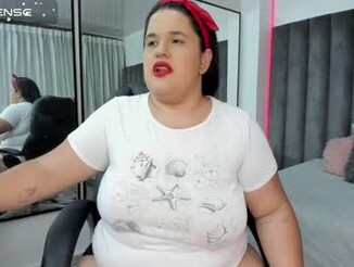 Natalia_curvy1