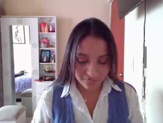 Nia_cop