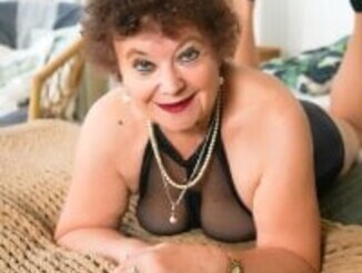 YourHotGranny