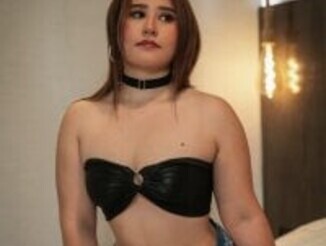 Hornybarelylegalgirl
