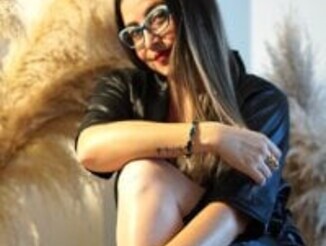 Ariana_cross