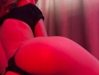 Naomi_Girly