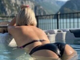 HornyNalia