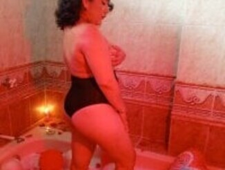 Mom_hot__
