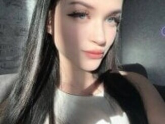 Molly_Crystall