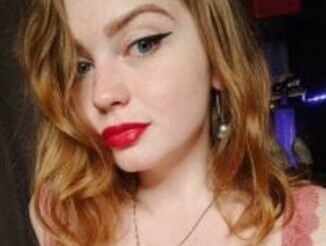 Busty_Redhead