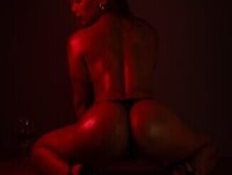 Lola_red95