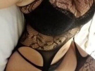 SQUIRTBRUNETE