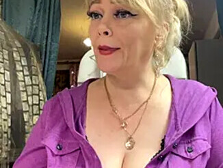 Sweet-blonde