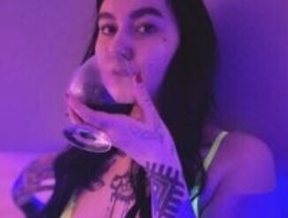 MoorderxDoll