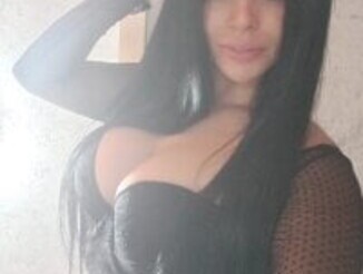 CurvySara1