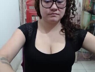 Curly_greeneyed