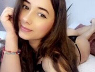 Azahara_Chary