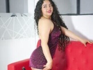 Emiily_curly