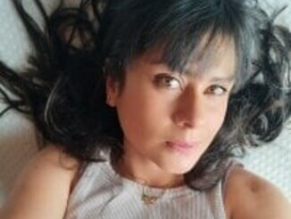 Lyonette_reading1