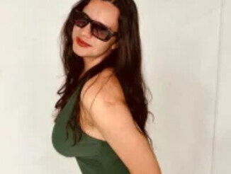 _ChloeRed