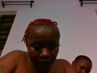 Pinkylips_ebony