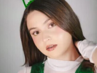 Chloe_dolly