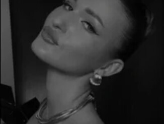 HallieHollo