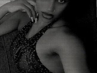 Cute_shy_Linda