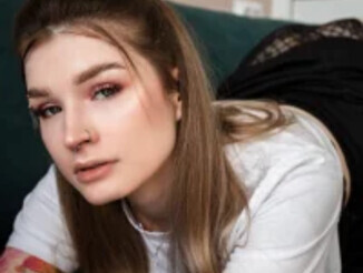 Chloe_Addison
