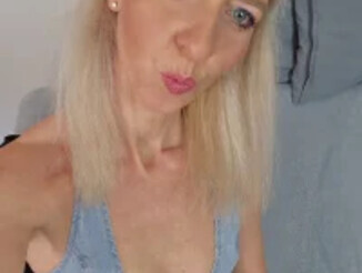 PinkladyCora