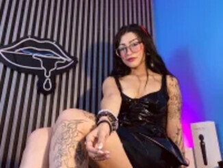 Mia_smoke_