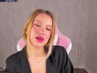 Shakira_lux
