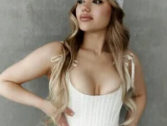 Shakira_Lux