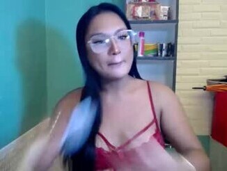Sexuallyattractive_mae
