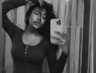Ariana_roxe_