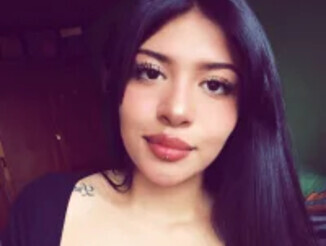 Melanie_18_