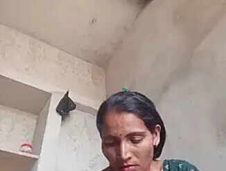 Hotnewbhabi_riya