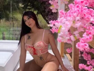 Emely_moon_