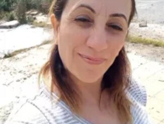 Esineee